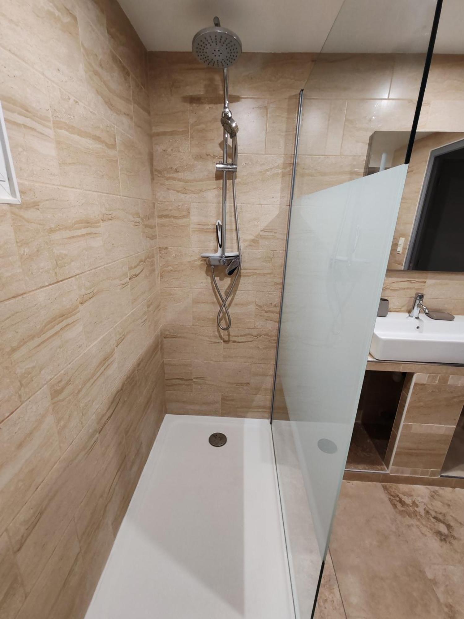 Appartement T3 Neuf Proche Centre Ville, Clim Et Parking Et Centrale Edf Valence  Dış mekan fotoğraf
